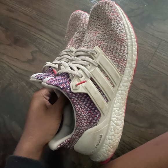 ADIDAS ULTRABOOST - Picture 1 of 5